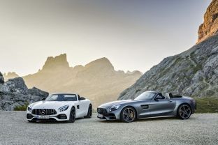 Prezantohet zyrtarisht Mercedes-AMG GT Roadster [foto/video]