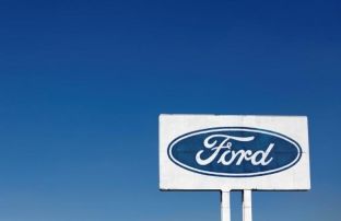 Tërheqja e veturave Ford kushton me rënie prej 50% të fitimeve