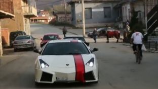 “Lamborghini” i kosovarit “çmend” edhe rusët [foto/video]