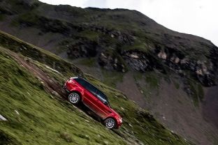 Range Rover Sport testohet në pistat e skijimit në Zvicër [video]