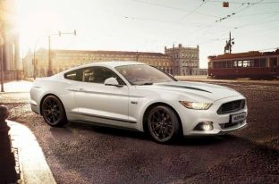 Ford zbulon edicionin e Mustangut ngjyrë blu e të zezë për Evropë [foto]