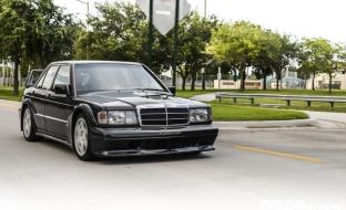 Mercedes 190 që kushton 235 mijë dollarë