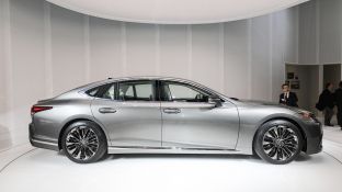 Lexus prezanton limuzinën e saj të re luksoze [foto/video]