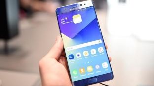 Tërheqja e celularit të ri të Samsung, ul çmimet e aksioneve