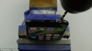 Bën shaka në YouTube, shumë të tjerë shpojnë iPhone 7 për të futur dëgjueset [video]