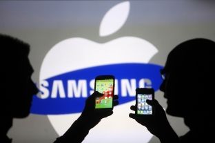 “Dhimbje koke” për Samsung, Apple fërkon duart