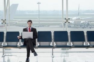 Si të gjeni fjalëkalimet e WiFi në aeroportet në të gjithë botën 