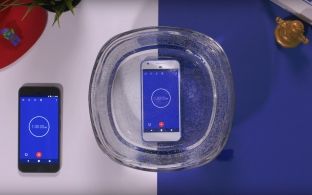 Google Pixel mbijeton një orë nën ujë [video]