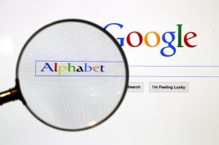 Google po punon në kufizimin e reklamave për faqe të rrejshme të lajmeve