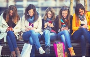 Dyqanet e mëdha “spiunojnë” konsumatorët e tyre përmes Wi-Fi