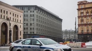 Rusia akuzon tre ekspertë të kibernetikës për tradhti,  mohon  lidhjen me zgjedhjet në SHBA