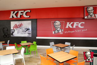 KFC në 17 mijë restorante u shërben 12 milionë konsumatorëve brenda ditës
