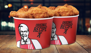 Njihuni me historinë e kovës së famshme të Kentucky Fried Chicken