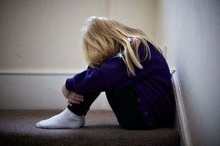 Vajzat në Britani gjithnjë e më pak të lumtura