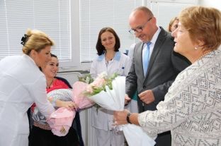 Të ushqyerit me qumësht gjiri - çelës për zhvillim të qëndrueshëm të fëmijëve