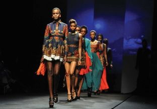  Printet afrikane pushtojnë pasarelat