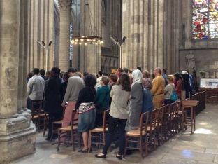 Katolikë e myslimanë në meshë [foto]