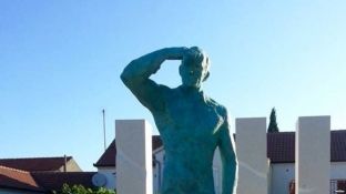 Serbia proteston kundër shtatores së Bareshiqit në Kroaci