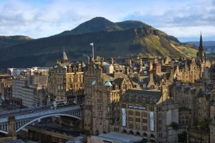 Skocia dëshiron të mbetet në BE pa u shkëputur nga Britania