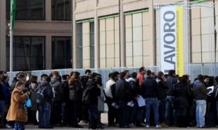 Mbi 500 milionë të rinj në botë jetojnë në varfëri