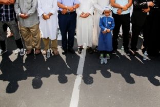 Një amerikan akuzohet për vrasjen e imamit dhe ndihmësit të tij në New York