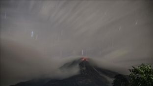 Aktivizohet vullkani Santiaguito në Guatemalë