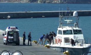 Tre turistë humbin jetën pas përplasjes me motoskaf