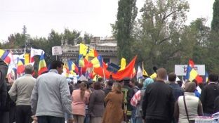 Rumunia i kërcënohet Serbisë me veto