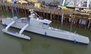 Droni detar i Marinës Amerikane, gjurmon nëndetëset armike