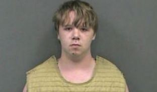 Nuk donte të shkonte në shkollë, qëllon me armë gjyshen e tij