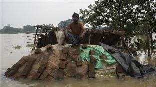 Rrëshqitjet e tokës në Indi kërcënojnë, evakuohen 3 mijë persona