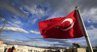 Akademikë turq ikin me varka në Greqi, kërkojnë azil politik