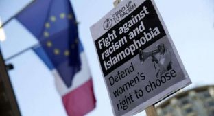 Ministri i Brendshëm i Francës: Jo ligj për ndalimin e burkas