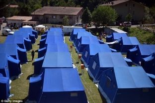 Shtëpi druri për 2.500 të mbijetuarit në Itali