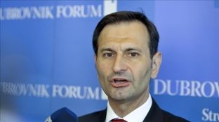 Kroacia gati për gardh me tela në kufi për t’u mbrojtur nga refugjatët