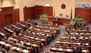 Kuvendi në Maqedoni miratoi qeverinë kalimtare