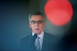 De Maiziere: Gjermania mendon kthimin e refugjatëve në Greqi