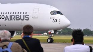 Vietnami blen nga Airbus 40 avionë pasagjerësh