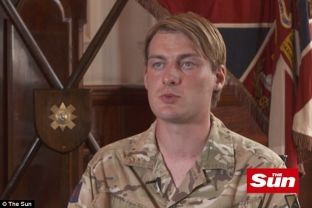 Mashkulli kthehet në femër, bëhet ushtarja e parë në front të luftës