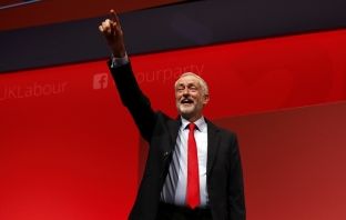 Corbyn rizgjidhet në krye të Laburistëve