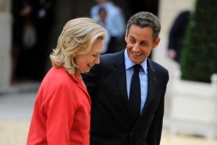 Sarkozy mbështet fitoren e Hillary Clinton