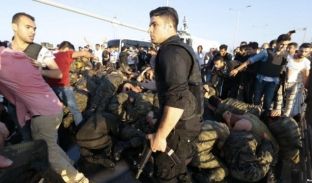 Rreth 32 mijë të arrestuar për puçin e dështuar në Turqi