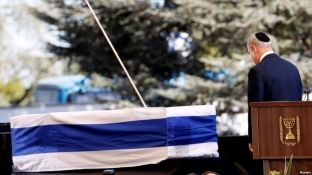 Varroset ish-presidenti izraelit Shimon Peres