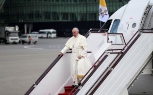 Papa Françesku viziton Azerbajxhanin me vetëm 570 katolikë