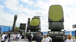 Rusia dërgon në Siri sistemin raketor S-300