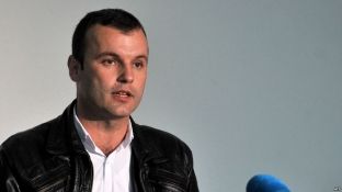 Srebrenicën mund ta udhëheqë një serb, mohues i gjenocidit