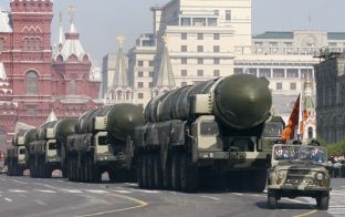  Rusia dislokon raketa me kapacitet bërthamor në kufij të NATO-s