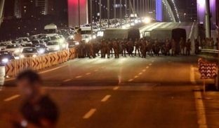 Shkarkohen më shumë se 200 anëtarë të forcave të armatosura turke