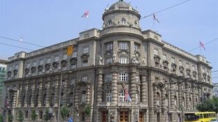  Arrestohet serbi që kërcënoi se do të shpërthejë dy granata në Qeveri