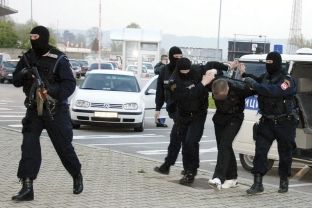 Mali i Zi arreston 20 shtetas të Serbisë të dyshuar për planifikim të sulmeve terroriste